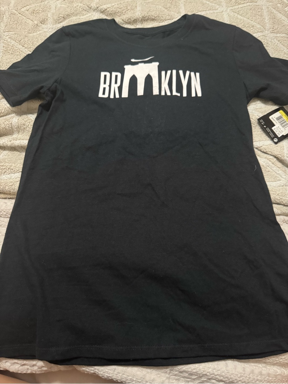 Nike Brooklyn Graphic Athletic Cut T-Shirt Black womens Small NWT!
